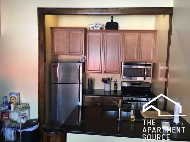 4755 N Sawyer Ave, Unit 2H