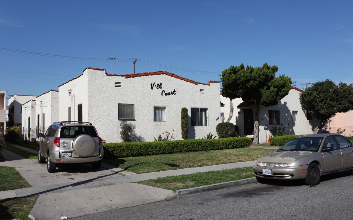 Villa Court in South Gate, CA - Building Photo