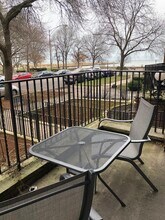 1101 W Pratt Blvd in Chicago, IL - Building Photo - Building Photo