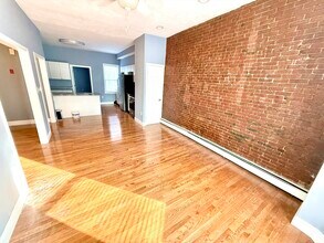 106 W 3rd St in Boston, MA - Building Photo - Building Photo