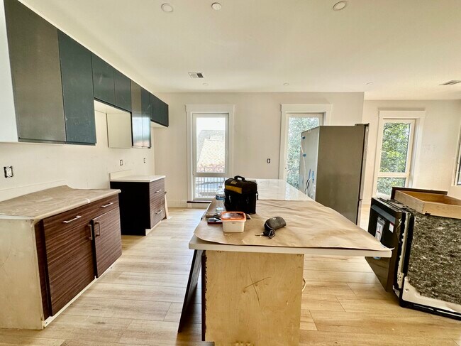 100 Mount Pleasant Ave, Unit 1 in Boston, MA - Foto de edificio - Building Photo