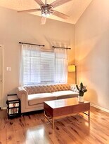 2120 Pearl St, Unit TBD in Nacogdoches, TX - Building Photo