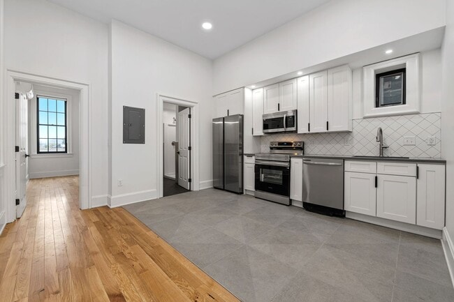 property at 1121 Dayton St