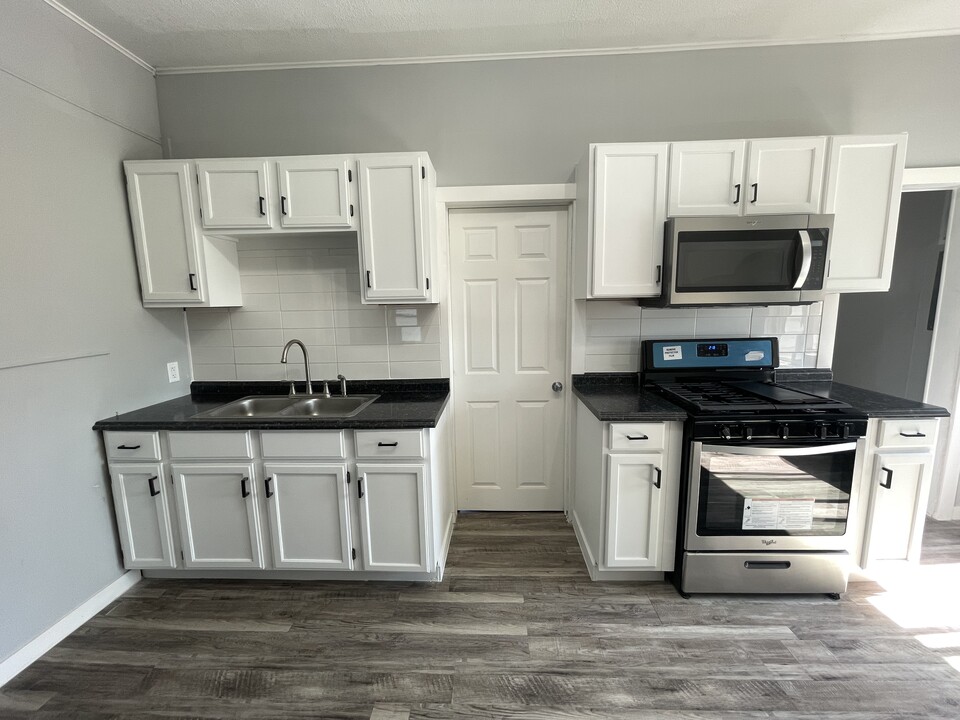 1100 Minnehaha Ave E, Unit 2 in St. Paul, MN - Building Photo