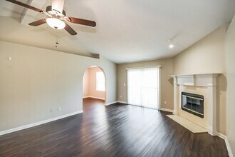 8217 Glasgow Ct in Jacksonville, FL - Building Photo - Building Photo