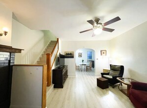 1041 Mirror St in Pittsburgh, PA - Building Photo - Building Photo