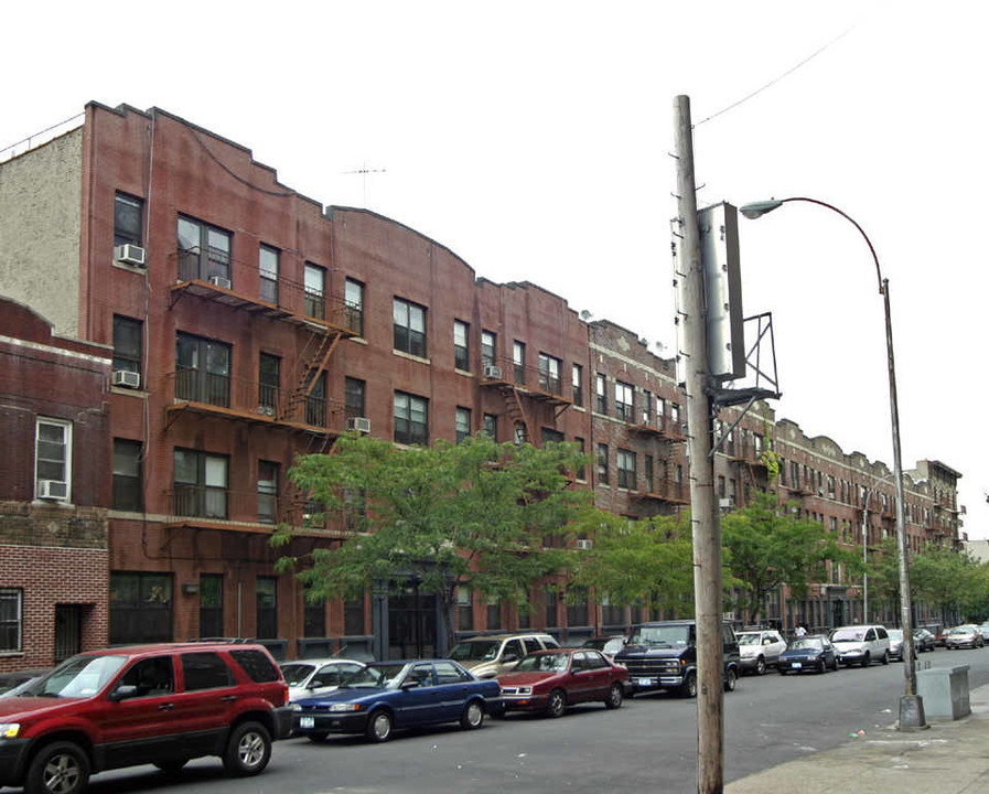 527 Lincoln Pl in Brooklyn, NY - Building Photo