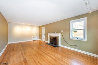 292 Essex Ave in Bloomfield, NJ - Building Photo - Building Photo