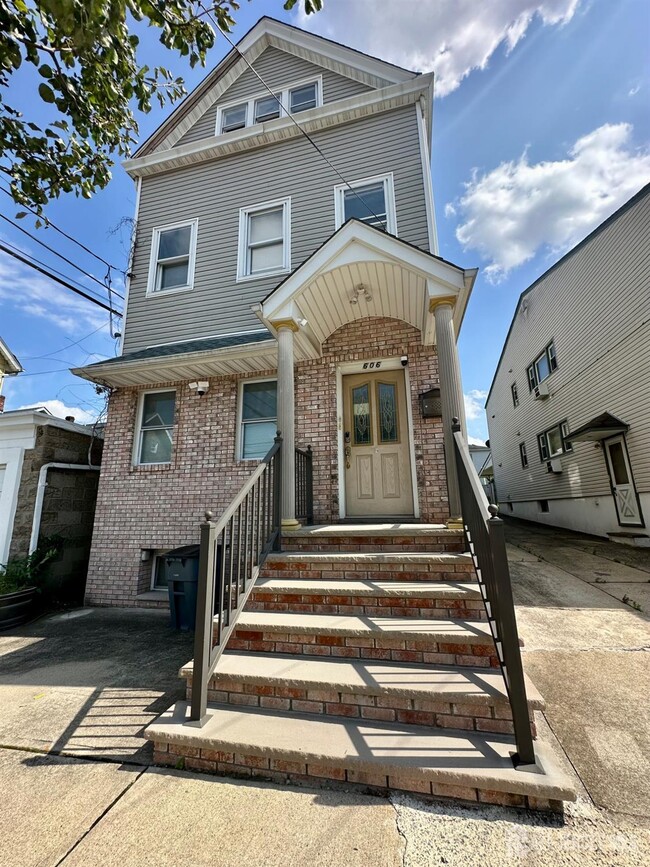 property at 606 William St