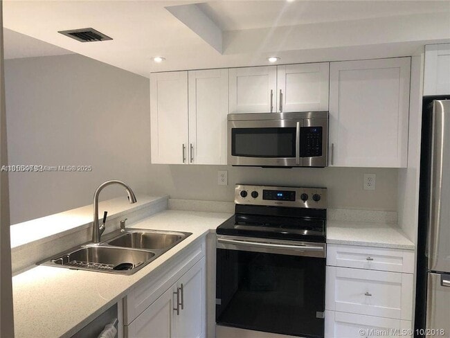 property at 905 Southridge Rd