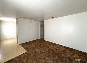 702 N 1st St in Copperas Cove, TX - Building Photo - Building Photo
