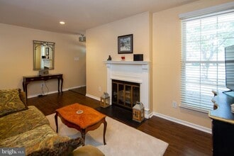 12 Meadow Ln, Unit 1B in New Hope, PA - Foto de edificio - Building Photo