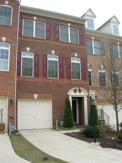 property at 2472 Cheyenne Dr
