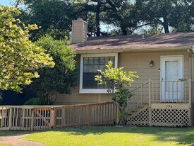 296 Whetherbine Way E in Tallahassee, FL - Building Photo