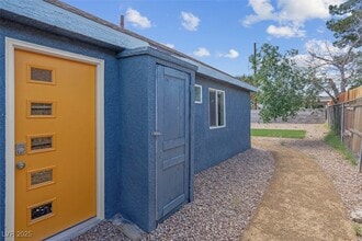 1324 Francis Ave in Las Vegas, NV - Building Photo - Building Photo