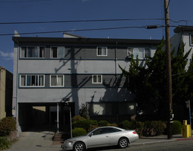 743 Oakland Ave in Oakland, CA - Building Photo - Building Photo