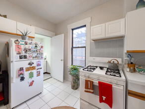 2136 N Clifton Ave, Unit G02C in Chicago, IL - Building Photo - Building Photo