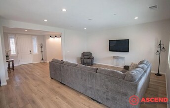 14113 Barbon Beck Ave in Bakersfield, CA - Building Photo - Building Photo