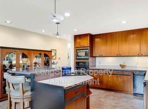 1360 NW Forest Dr in Corvallis, OR - Foto de edificio - Building Photo