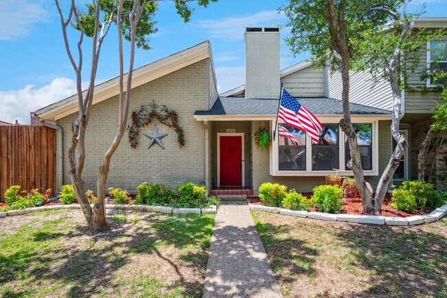 property at 2029 Whippoorwill Ln
