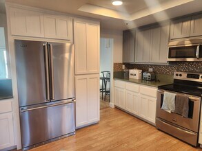 210 Palmetto Ave in Pacifica, CA - Building Photo - Building Photo