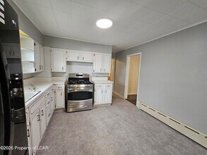 92 Diamond Ave in Wilkes-Barre, PA - Foto de edificio - Building Photo