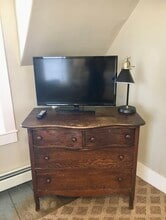 3 Lareau Ct, Unit Upstairs in Lebanon, NH - Foto de edificio - Building Photo