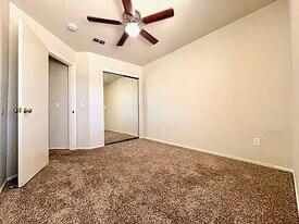 3237 Lowther Way in Sacramento, CA - Building Photo