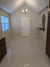 2401 E 27th St in Mission, TX - Foto de edificio - Building Photo