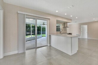 1060 NW 6th Ter in Boca Raton, FL - Building Photo - Building Photo