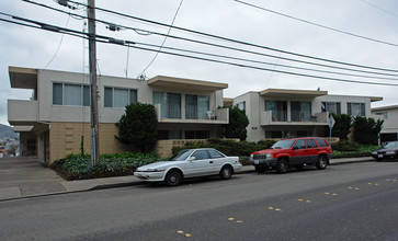 328 Alida Way in South San Francisco, CA - Building Photo - Building Photo