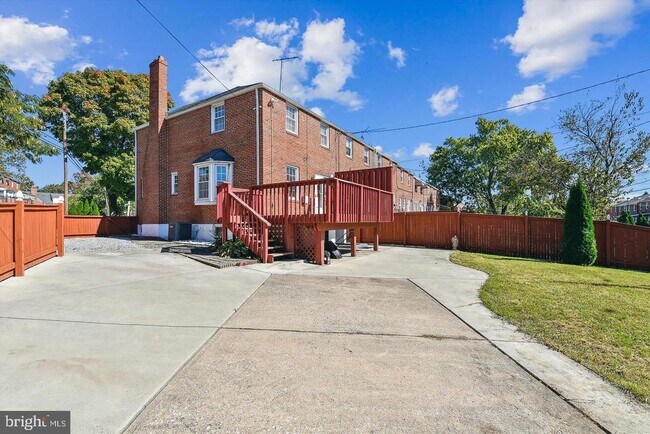 property at 1601 Thetford Rd