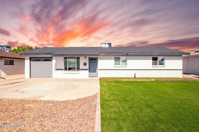 property at 4628 E Monte Vista Rd