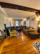 333 Alewife Brook Pkwy, Unit 1 in Somerville, MA - Foto de edificio - Building Photo