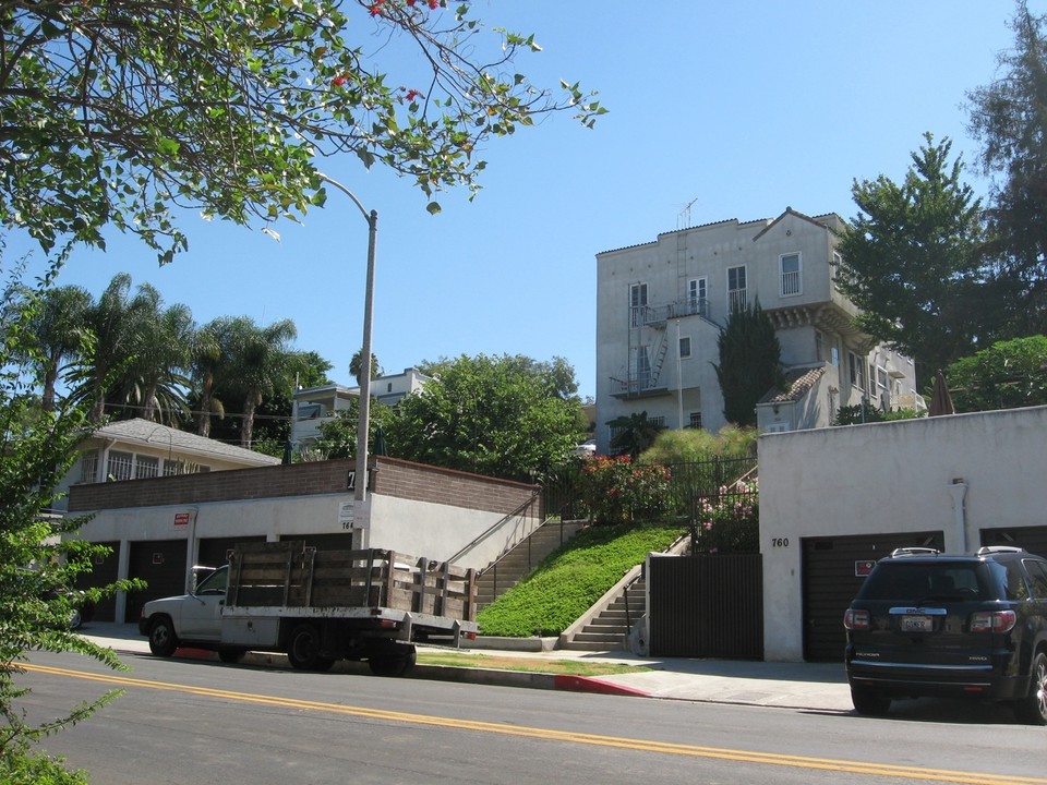 764-776 Hyperion Ave in Los Angeles, CA - Foto de edificio