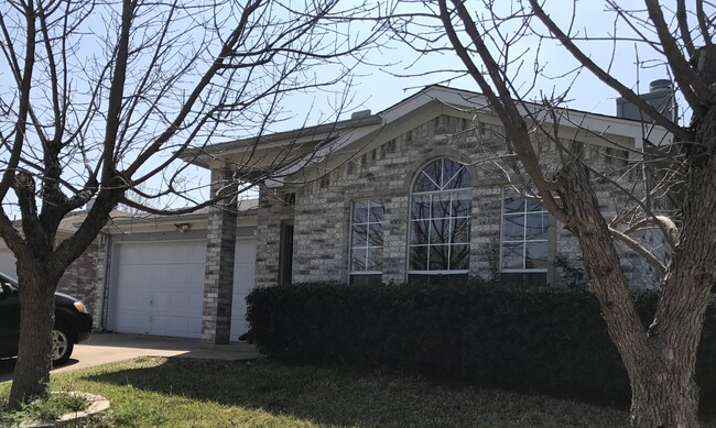 716 Port Richmond Way in Arlington, TX - Foto de edificio - Building Photo