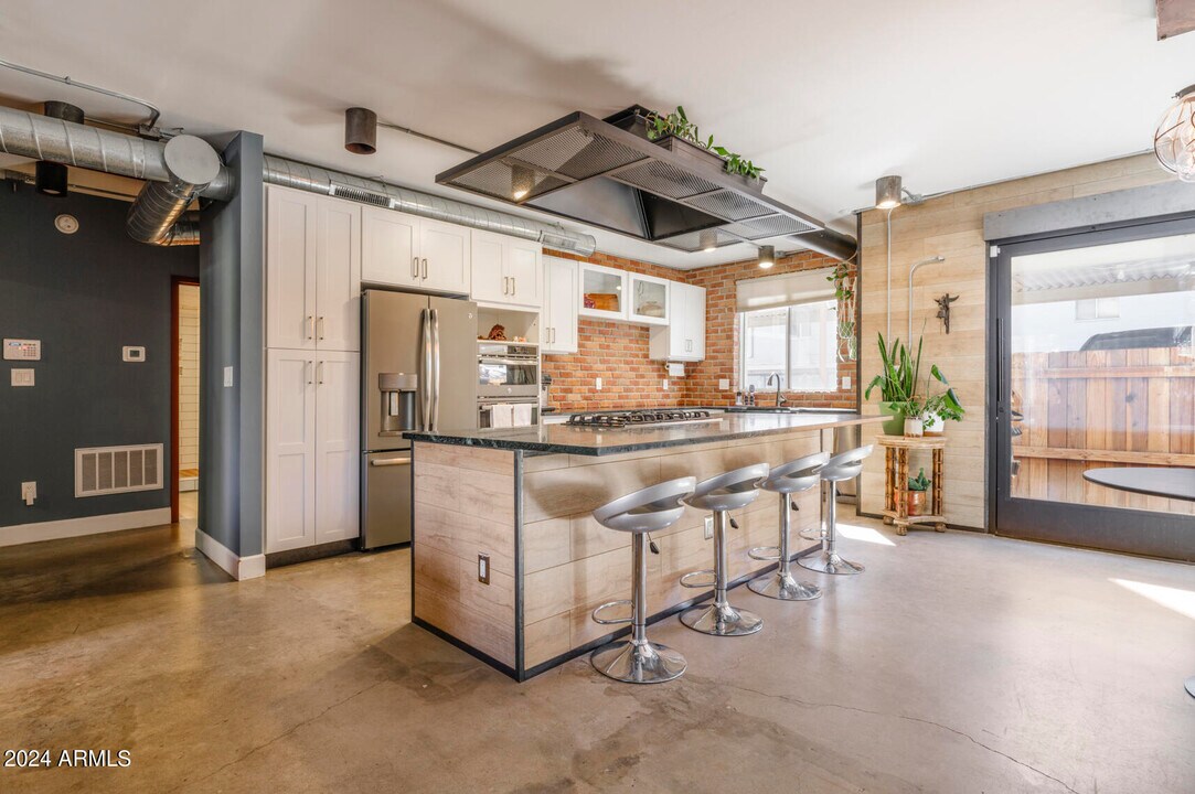 6935 E 3rd St in Scottsdale, AZ - Building Photo