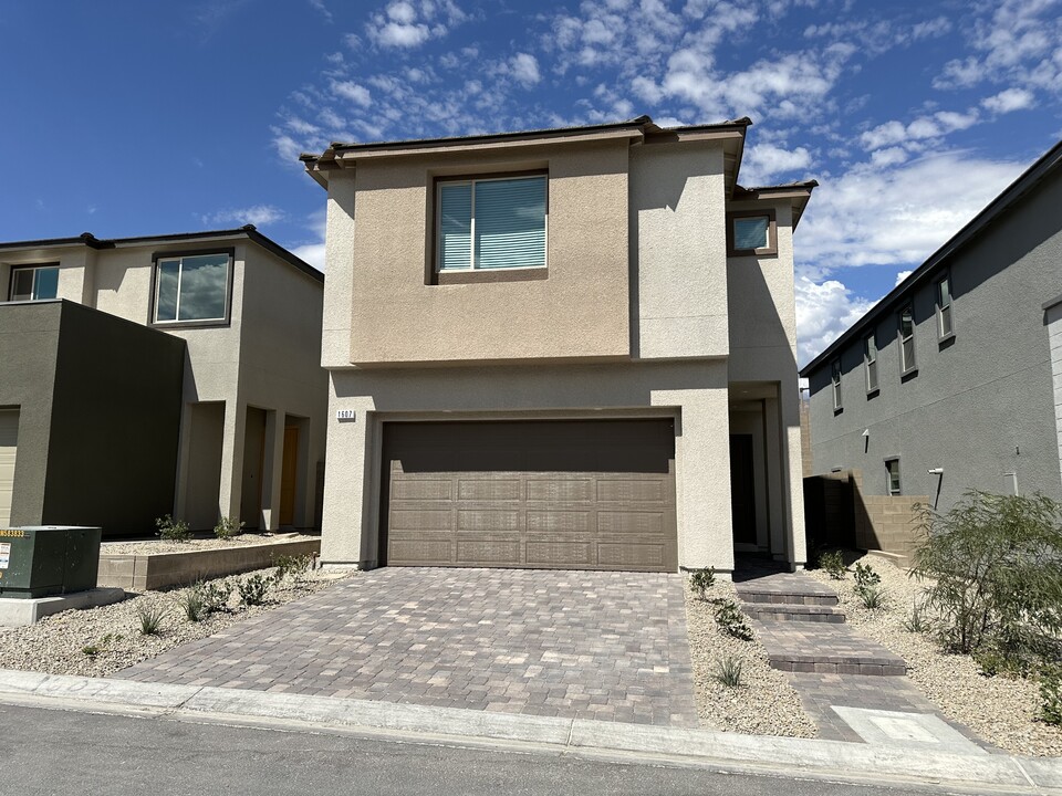 1607 Rock Kestrel St in Las Vegas, NV - Building Photo