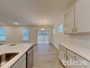 129 Stallion Way in Benson, NC - Foto de edificio - Building Photo