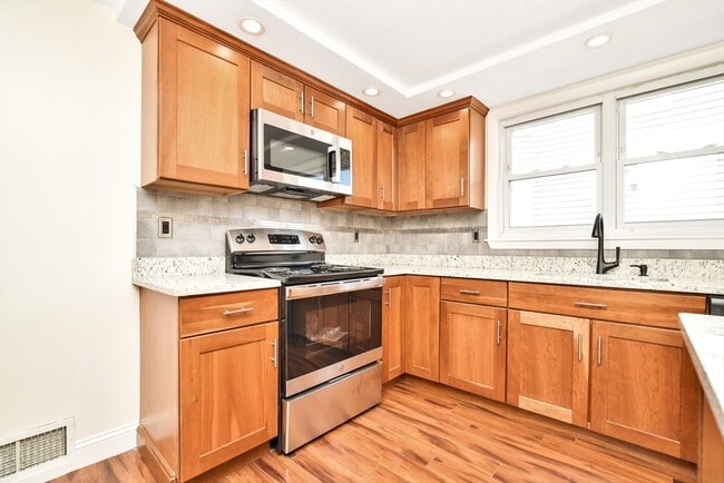 77 Swan St in Everett, MA - Building Photo - Building Photo