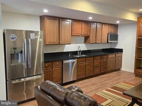 17 Moonlight Trail Ct in Silver Spring, MD - Foto de edificio - Building Photo