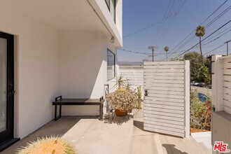 2287 Glendale Blvd in Los Angeles, CA - Building Photo - Building Photo