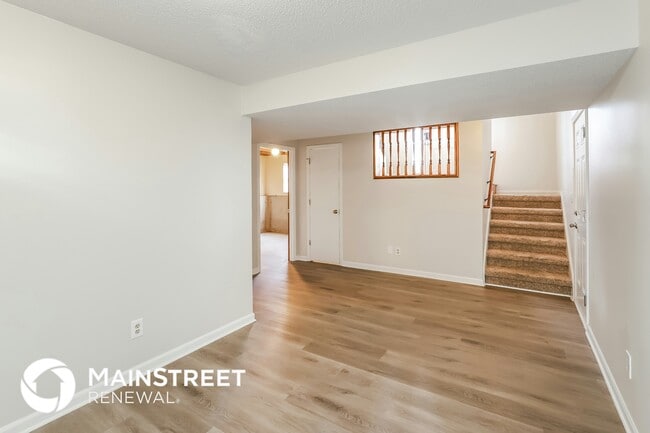 912 SW Foxtail Dr, Unit CRA302 in Grain Valley, MO - Foto de edificio - Building Photo