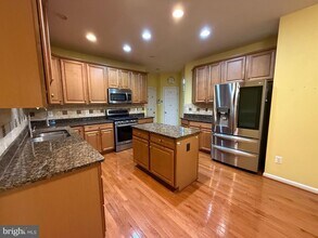 3787 Louise Ave in Chantilly, VA - Building Photo - Building Photo