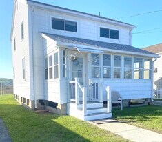 405 Seaside Ave in Westbrook, CT - Building Photo