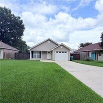 1307 Bauerle Rd in Hammond, LA - Building Photo