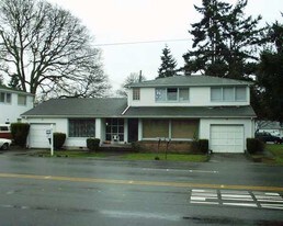 6714 Steilacoom Blvd Apartments