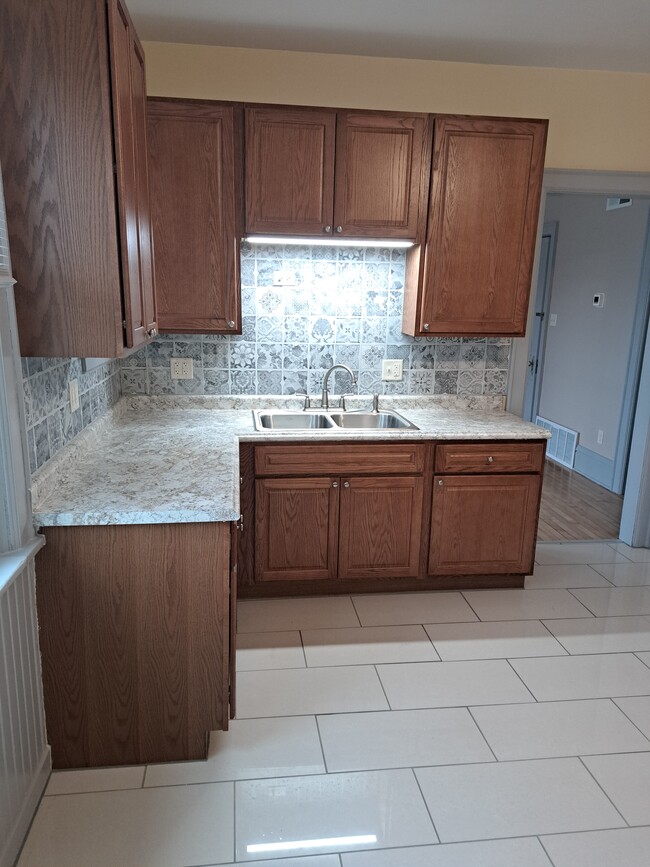 303 E Lincoln Ave, Unit 303 East Lincoln Avenue