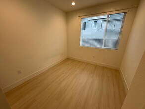 9887 MacArthur Blvd, Unit 2515 in Oakland, CA - Foto de edificio - Building Photo