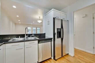 201 Ada Ave in Mountain View, CA - Building Photo - Building Photo